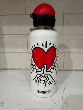 NWT Keith Haring Heart Sigg Water Bottle 0.6L